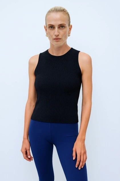 Halter Yaka Siyah Triko Crop Top - Triko Mısırlı
